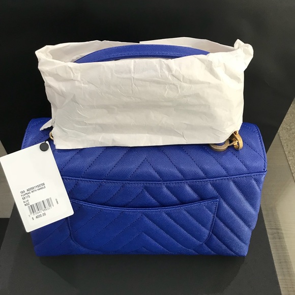 🚨SOLD 🚨CHANEL Coco Handle - Picture 3 of 8